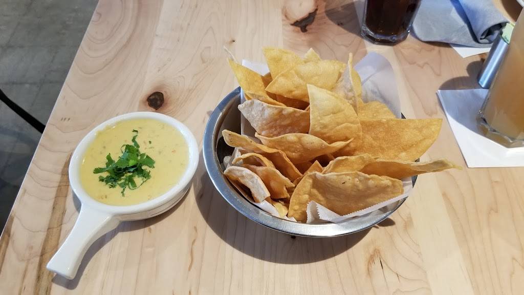 Mexican Radio | restaurant | 1734 NW 16th St, Oklahoma City, OK 73106, USA | 4059005608 OR +1 405-900-5608