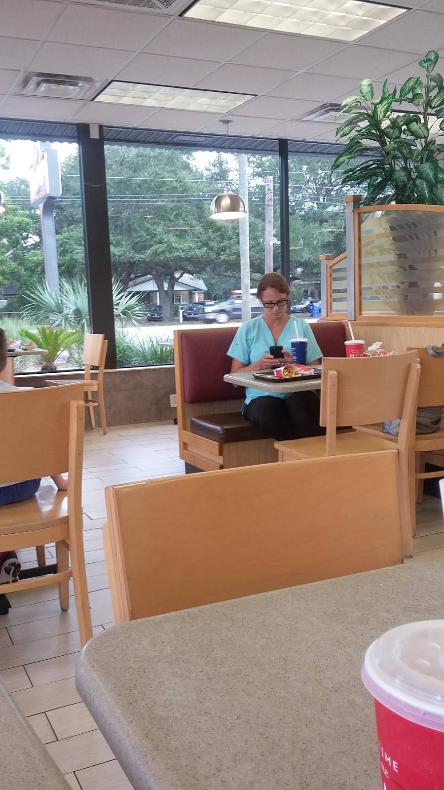 Wendys | restaurant | 343 Folly Rd, Charleston, SC 29412, USA | 8437956540 OR +1 843-795-6540