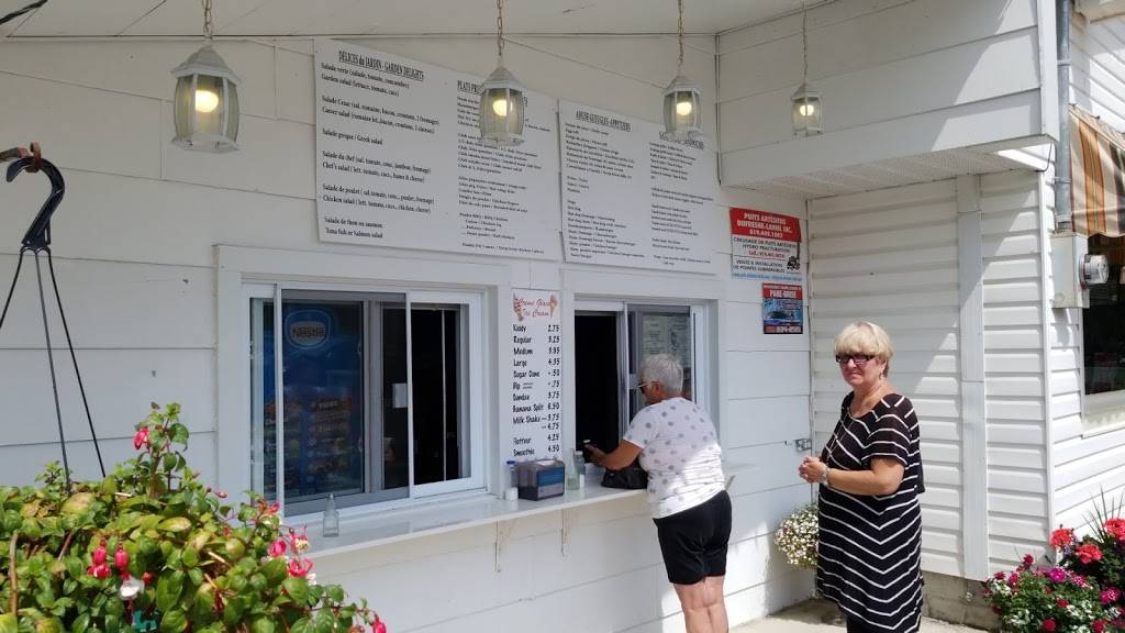 Casse-Croute Sue-Ellen | restaurant | 408 Route 105, Kazabazua, QC J0X 1X0, Canada | 8194673110 OR +1 819-467-3110