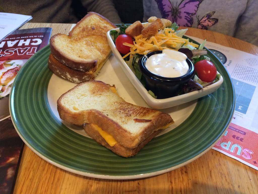 Applebees Grill + Bar | restaurant | 1710 Hempstead Turnpike, Elmont, NY 11003, USA | 5167751377 OR +1 516-775-1377