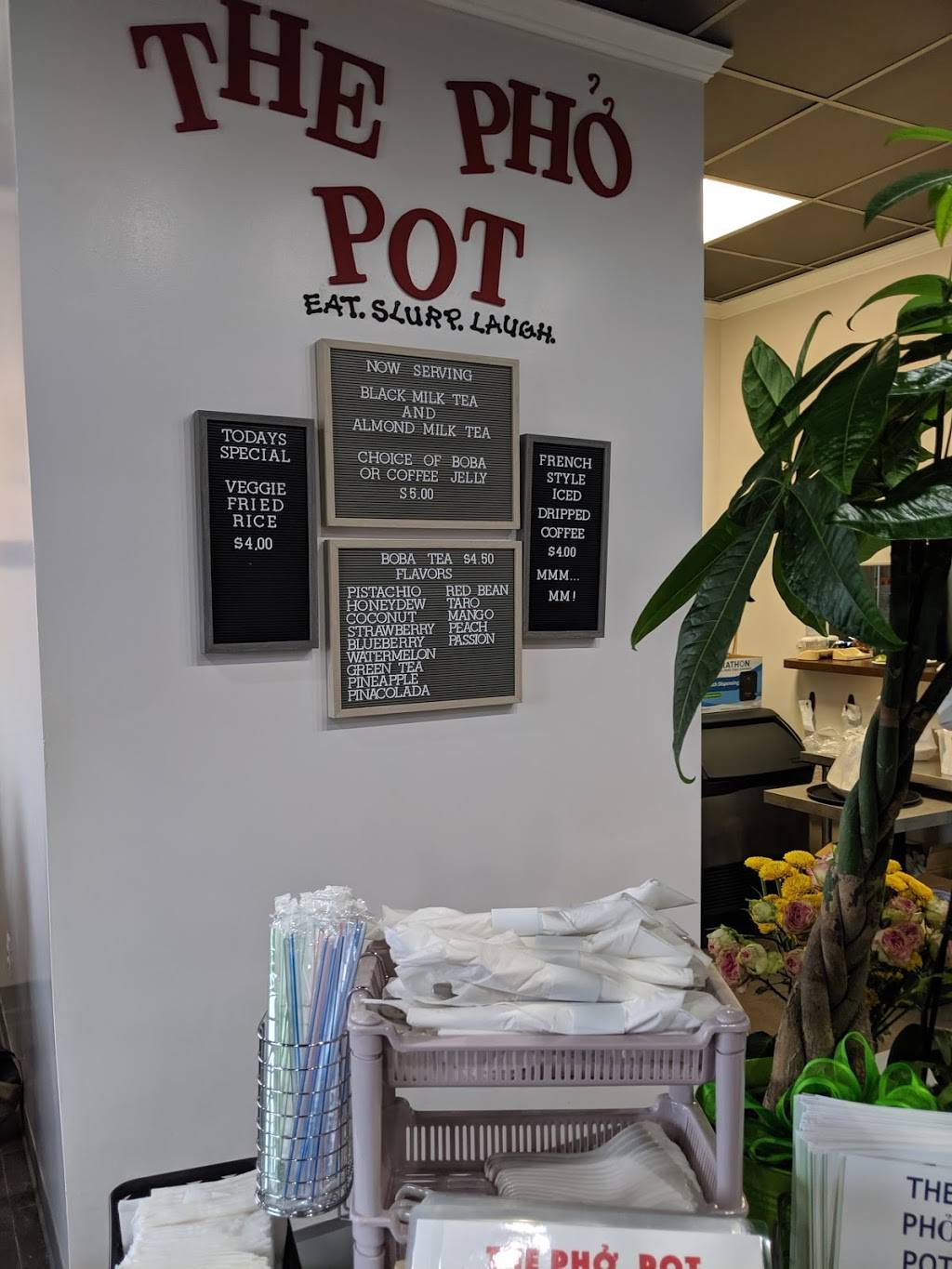 The Pho Pot | restaurant | 5673 Dixie Hwy, Waterford Twp, MI 48329, USA | 2487421220 OR +1 248-742-1220