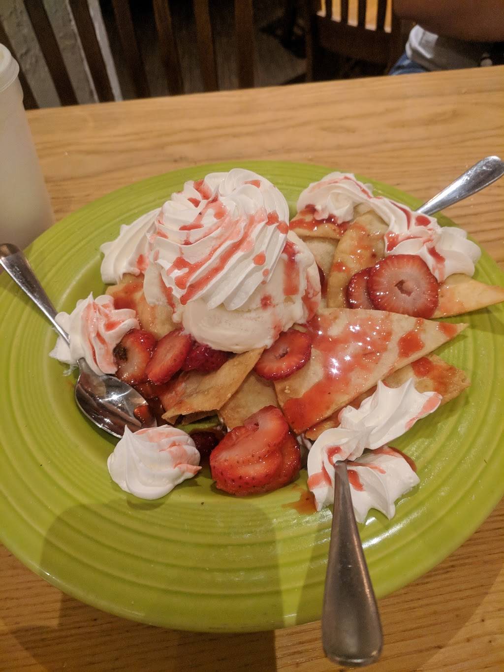 El Chico | restaurant | 100 TX-332, Lake Jackson, TX 77566, USA | 9792974002 OR +1 979-297-4002