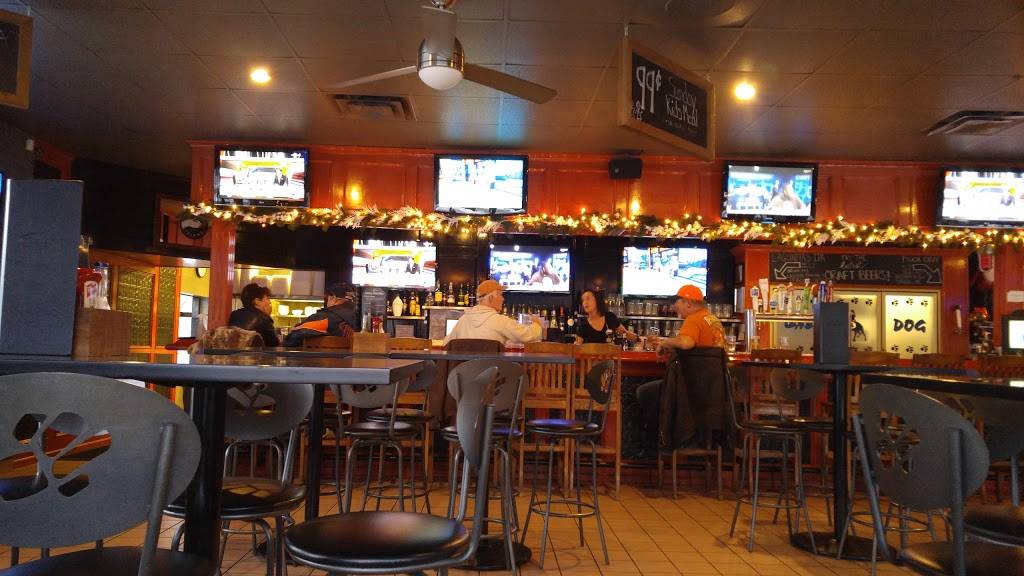 Bad Dog Corunna | restaurant | 368 Lyndoch St, Corunna, ON N0N 1G0, Canada | 5198624100 OR +1 519-862-4100