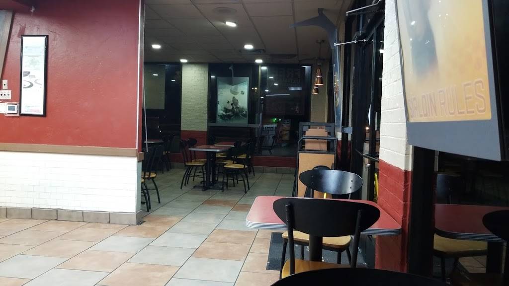 Jack in the Box | restaurant | 2514 S Belt Line Rd, Grand Prairie, TX 75052, USA | 9722643177 OR +1 972-264-3177