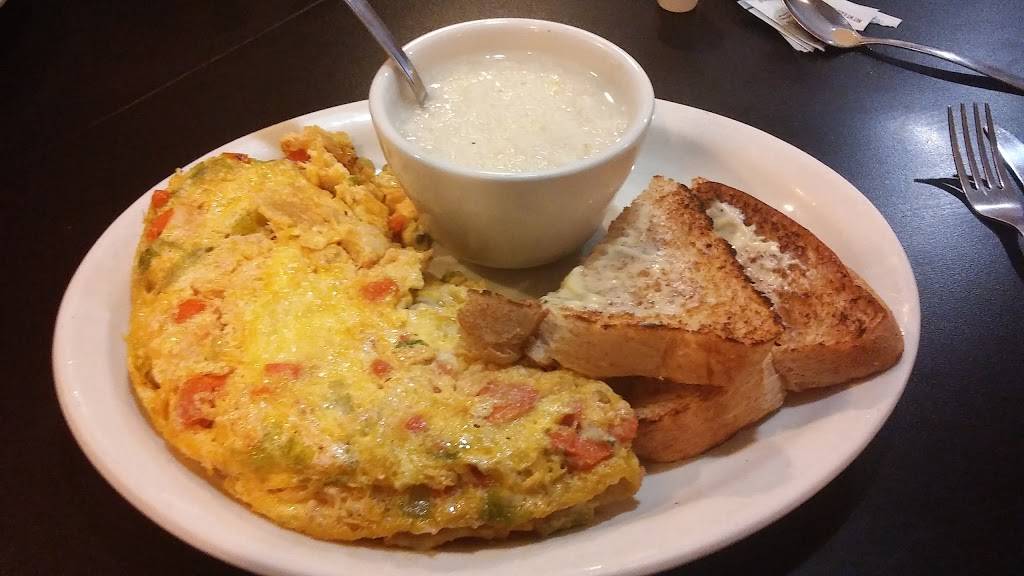 Little Miss Sophies Country Kitchen | restaurant | 7 Farmington Rd, Rochester, NH 03867, USA | 6033322700 OR +1 603-332-2700