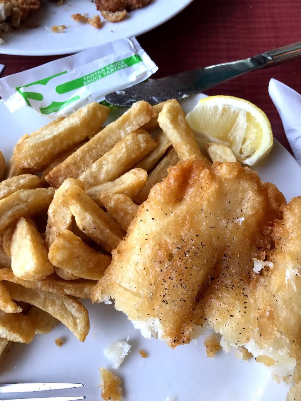 Halibut Queen | restaurant | 260 The Queensway S, Keswick, ON L4P 2B1, Canada | 9055356666 OR +1 905-535-6666