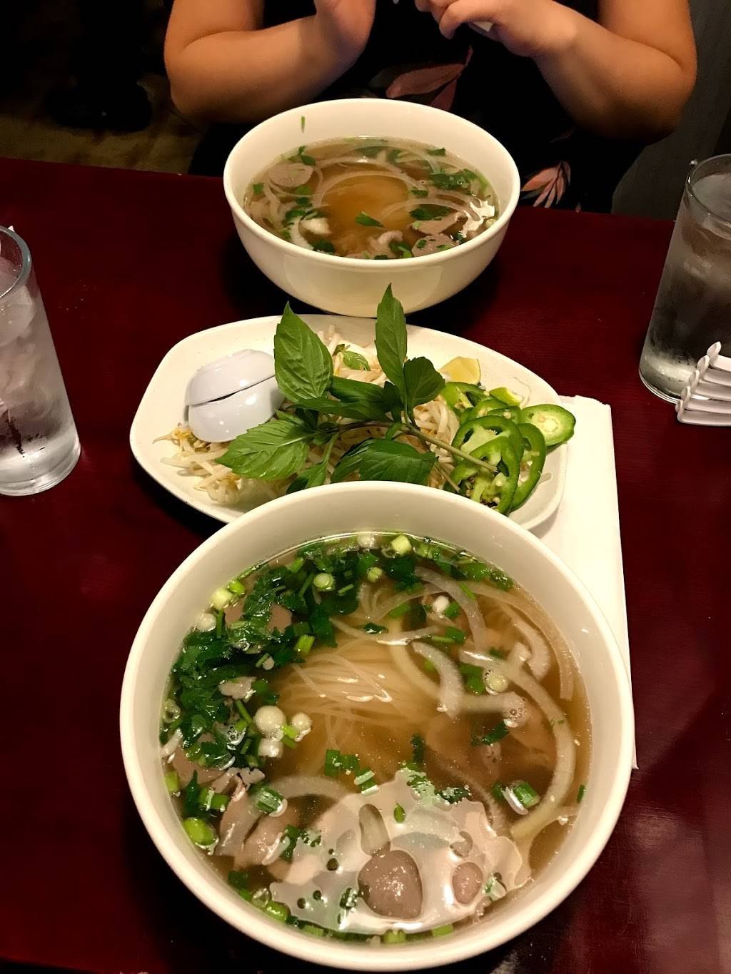 Xinh Xinh Cafe | restaurant | 114 N Vine St, Urbana, IL 61802, USA | 2173377600 OR +1 217-337-7600