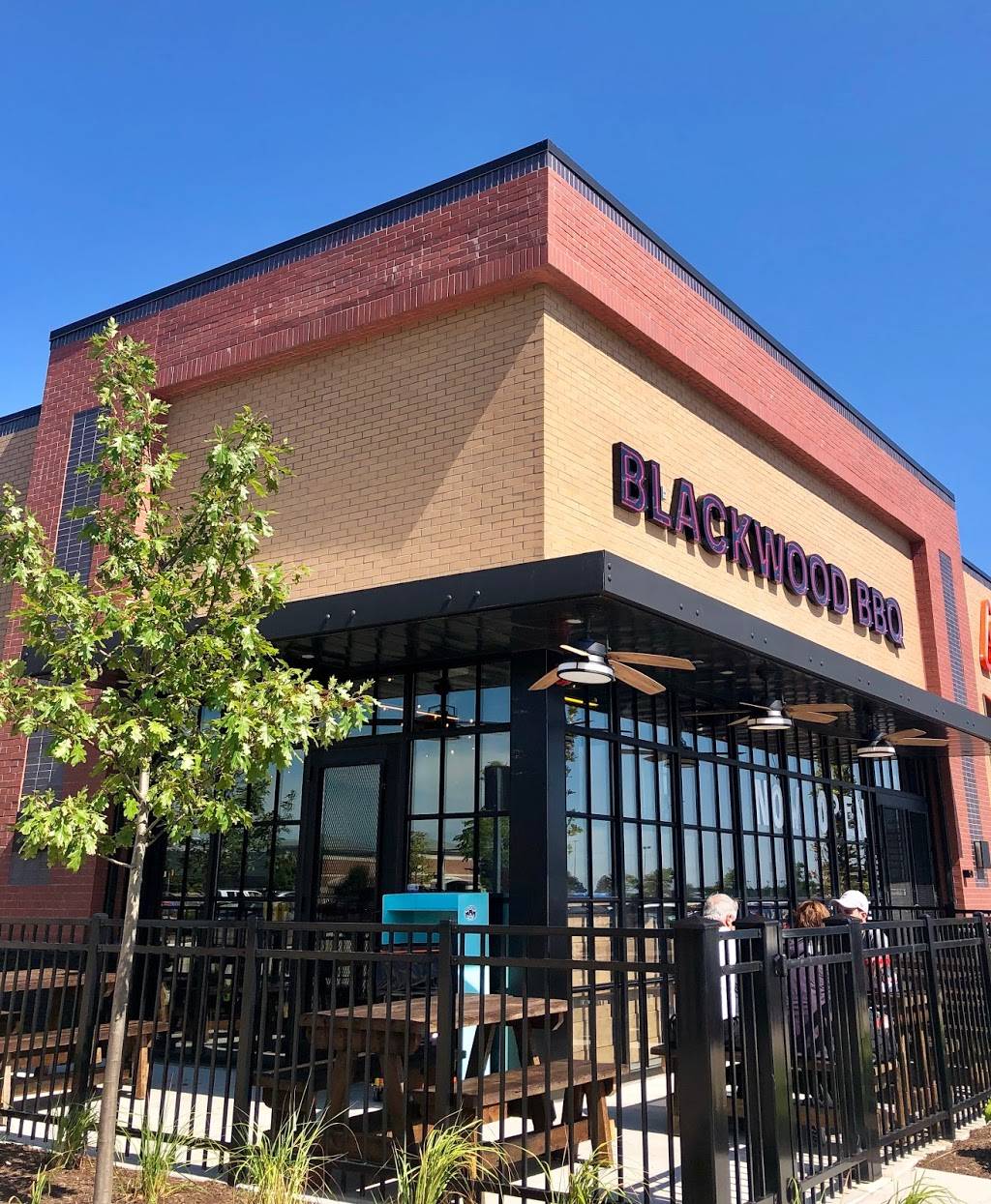 Blackwood BBQ | restaurant | 1711 E Golf Rd, Schaumburg, IL 60173, USA | 6302830882 OR +1 630-283-0882