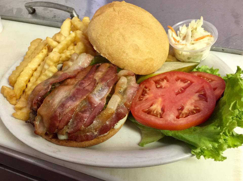 Kays Family Restaurant | restaurant | 6475 Central Avenue North, St. Petersburg, FL 33710, USA | 7273817119 OR +1 727-381-7119