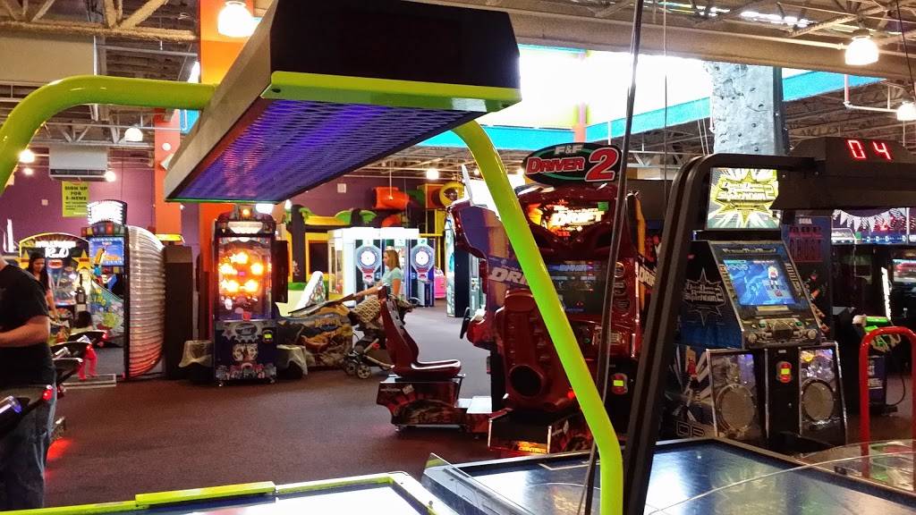 iTZ Family, Food, & Fun - Colorado Springs | restaurant | 3035 New Center Point, Colorado Springs, CO 80922, USA | 8172833700 OR +1 817-283-3700