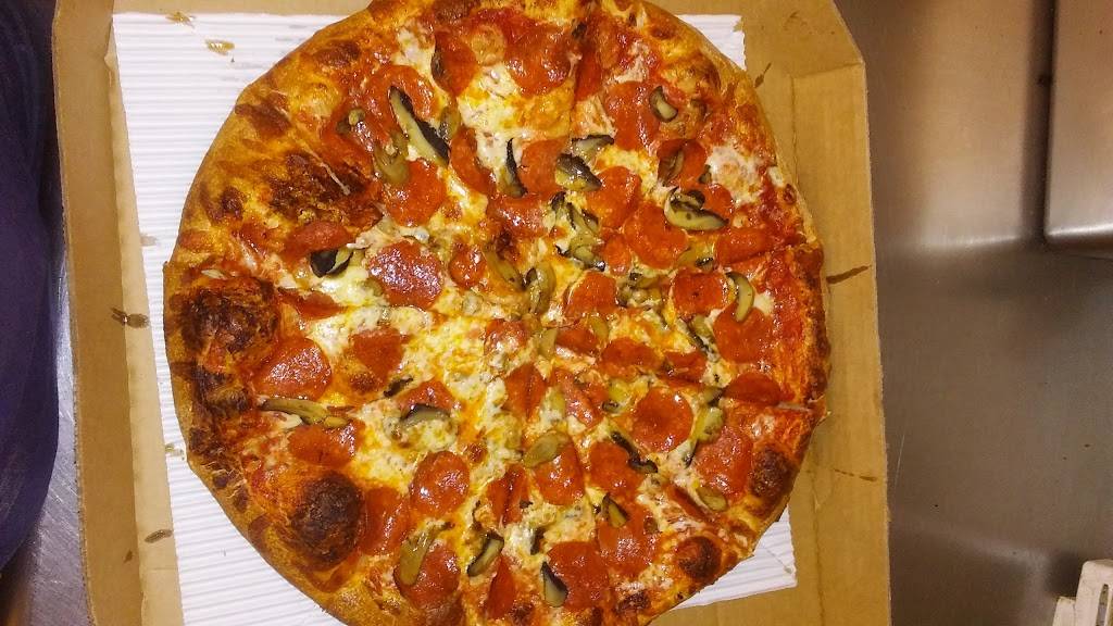 Russells Pizza | restaurant | 136 Lee St N, Wagener, SC 29164, USA | 8035645012 OR +1 803-564-5012