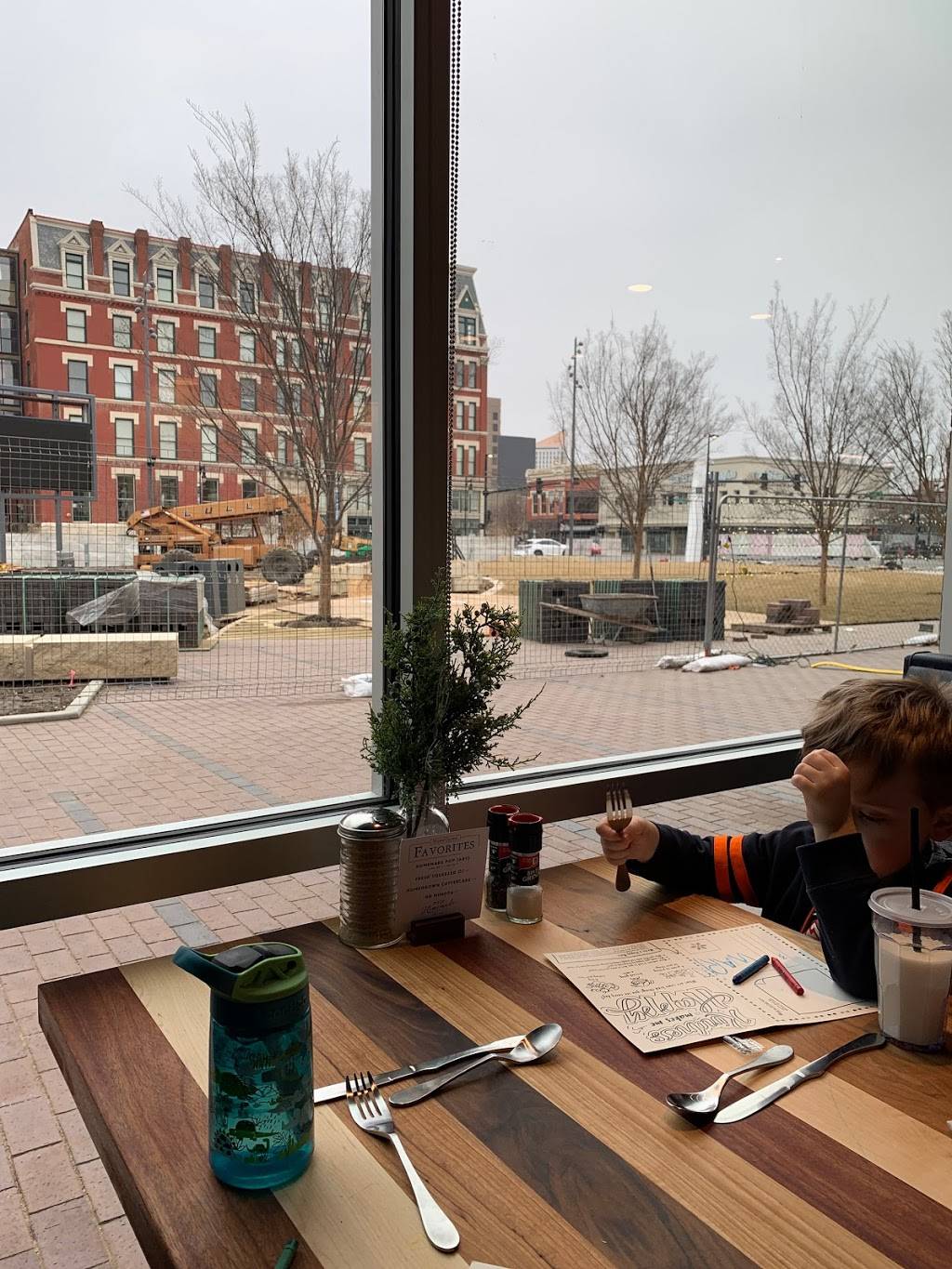 HomeGrown Wichita at Naftzger Park | restaurant | 645 E Douglas Ave Ste 102, Wichita, KS 67202, USA | 3164404700 OR +1 316-440-4700