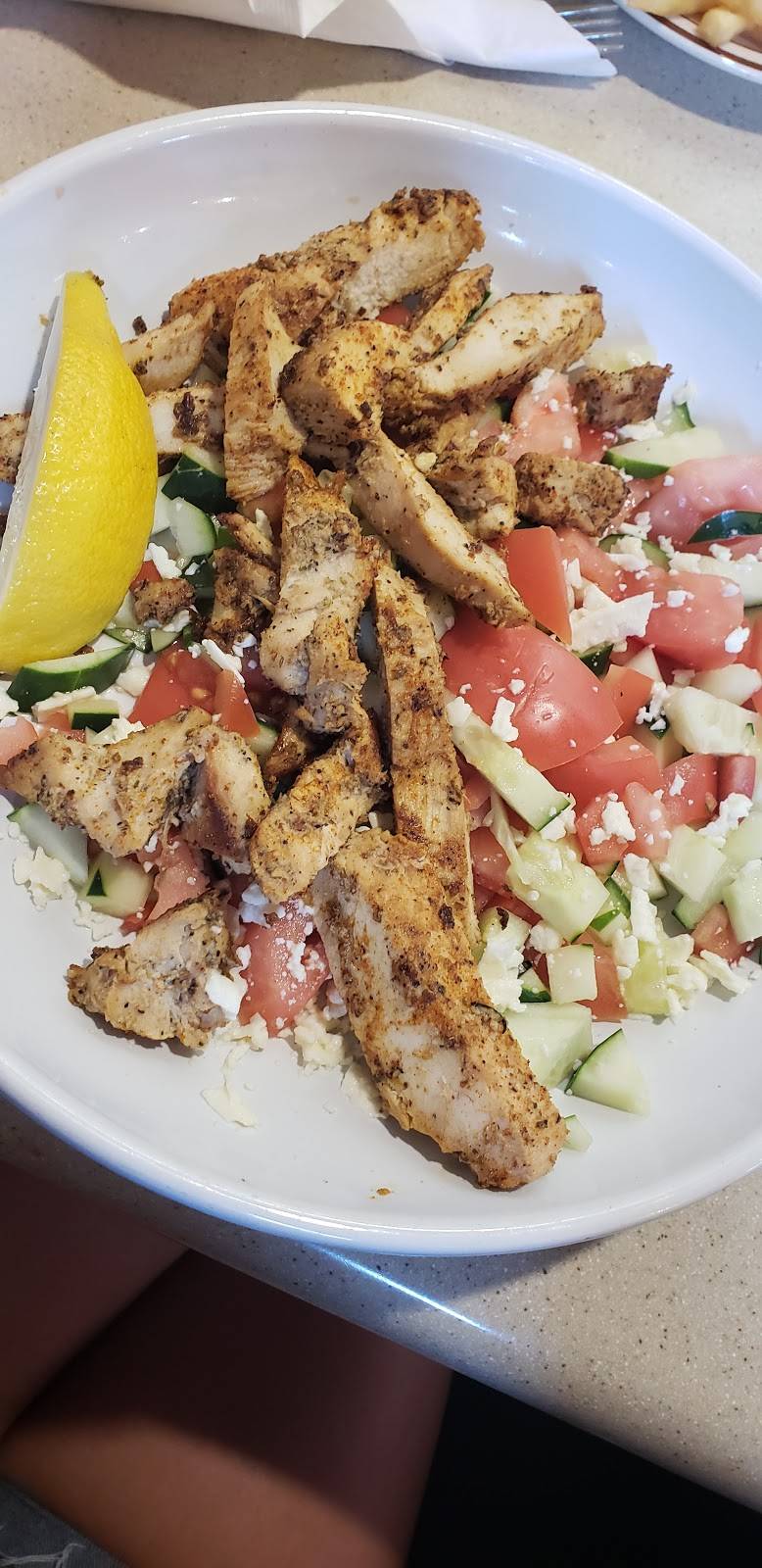 Leos Coney Island | restaurant | 20257 Hall Rd, Macomb, MI 48044, USA | 5862862300 OR +1 586-286-2300