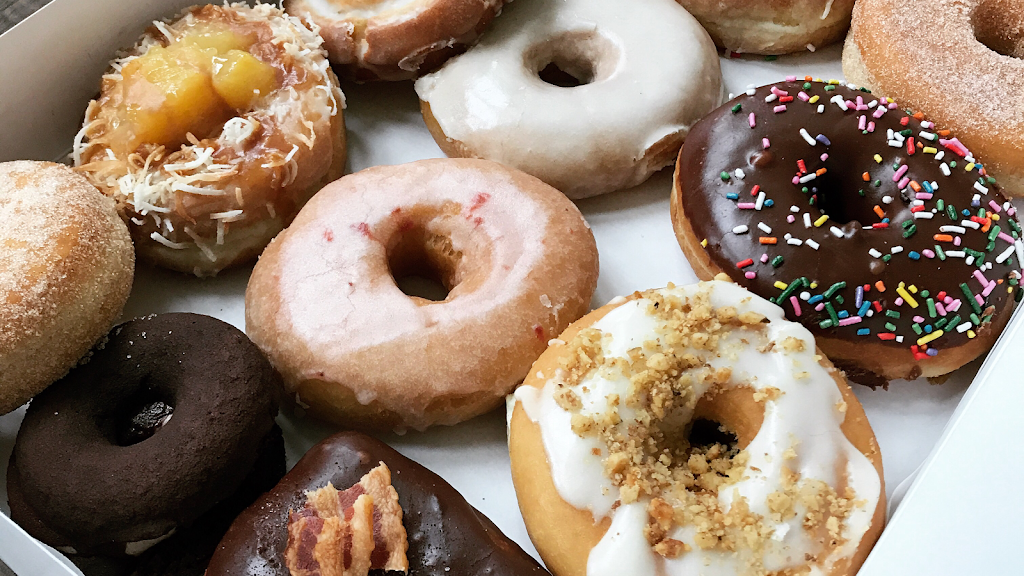 CRAFT Donuts + Coffee at the Metra Station | bakery | 1501 Miner St, Des Plaines, IL 60016, USA | 8472612816 OR +1 847-261-2816