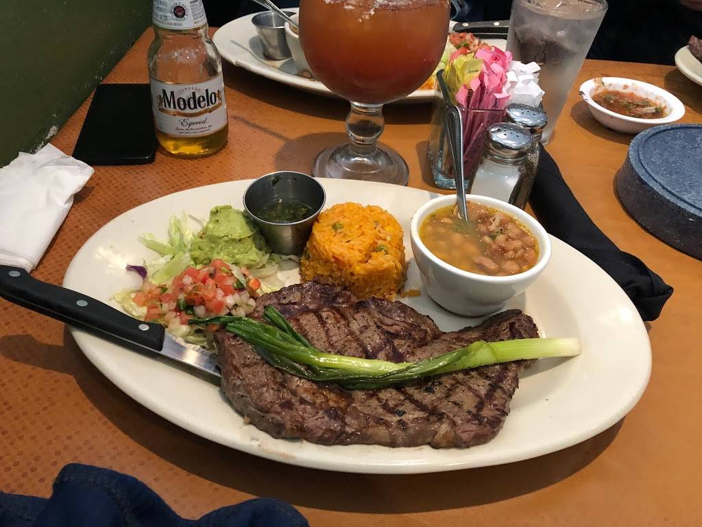 Marios Mexican and Salvadorian Restaurant | restaurant | 5404 Lemmon Ave, Dallas, TX 75209, USA | 2145999744 OR +1 214-599-9744