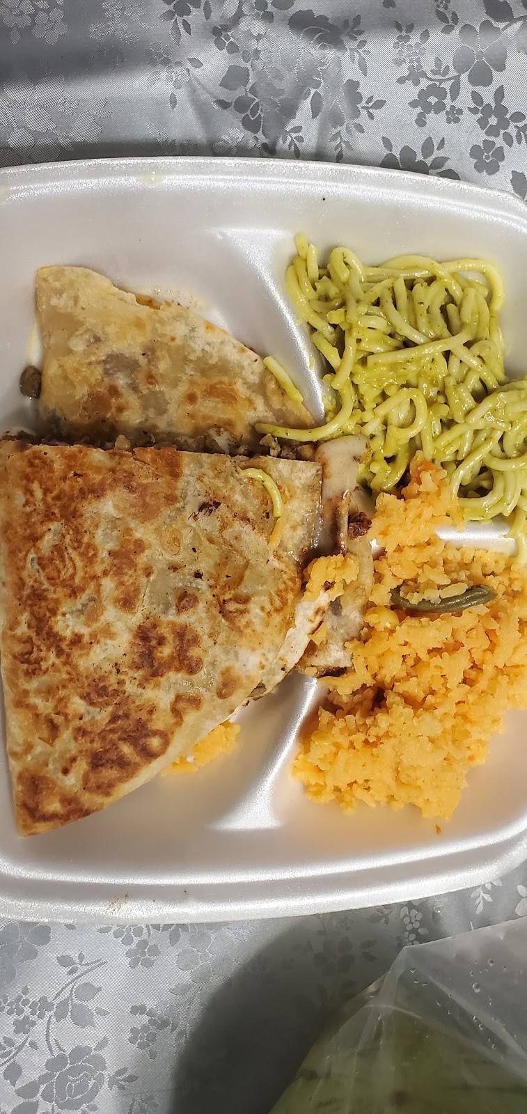 Las dos Morenitas | restaurant | 20141 Canterbury Ln, Porter, TX 77365, USA | 8322733784 OR +1 832-273-3784