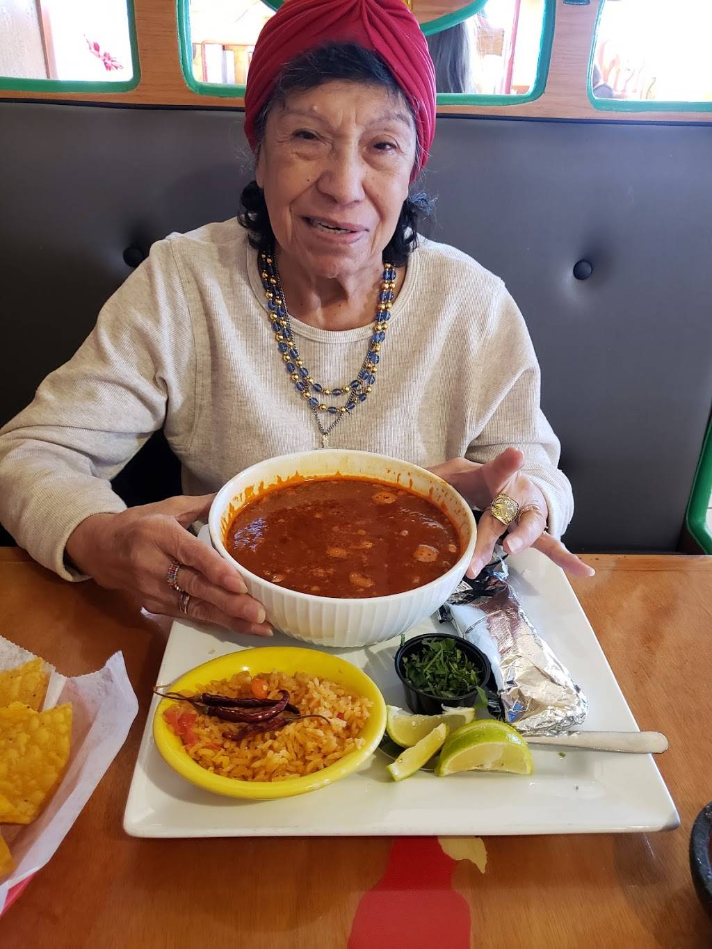 El Loro | restaurant | 1205 N 25th St, Clear Lake, IA 50428, USA | 6413573045 OR +1 641-357-3045