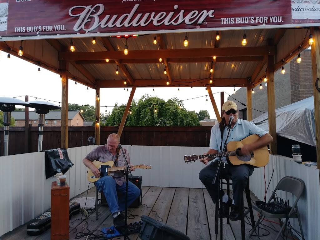 Muddy Creek and Honky Tonk BBQ | restaurant | N Holden St, Warrensburg, MO 64093, USA | 6603621355 OR +1 660-362-1355