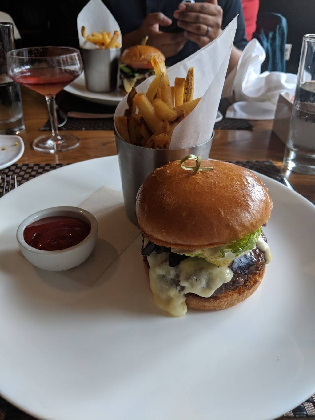 Vermilion | restaurant | 1120 King St, Alexandria, VA 22314, USA | 7036849669 OR +1 703-684-9669