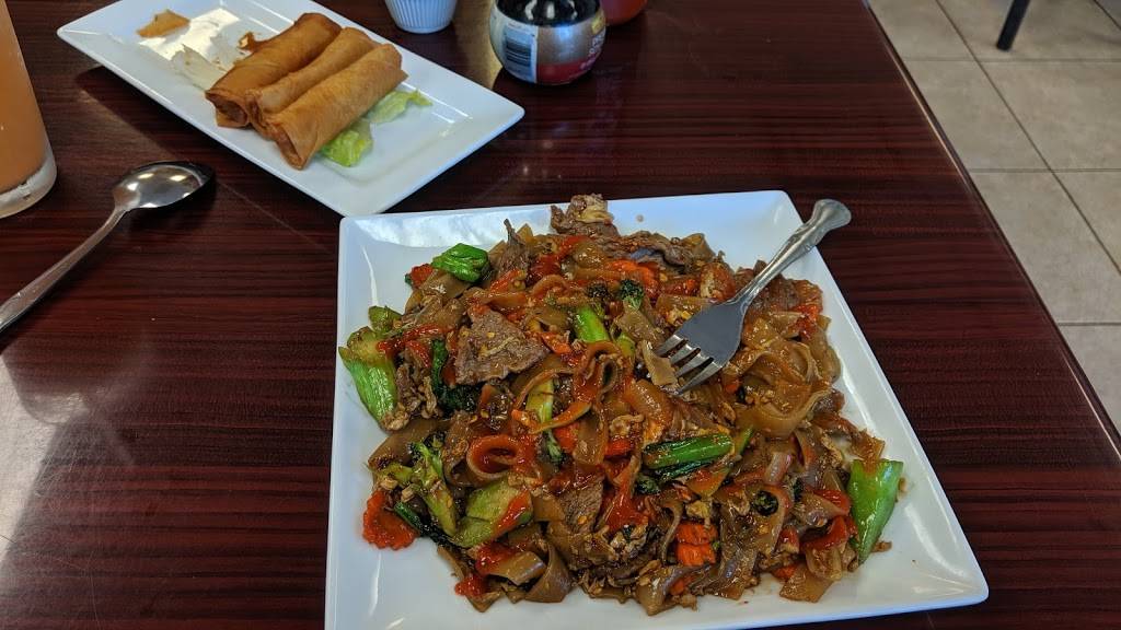 Blessing Thai Restaurant | restaurant | 4451 N 26th St Suite #800, Lincoln, NE 68521, USA | 4027429997 OR +1 402-742-9997