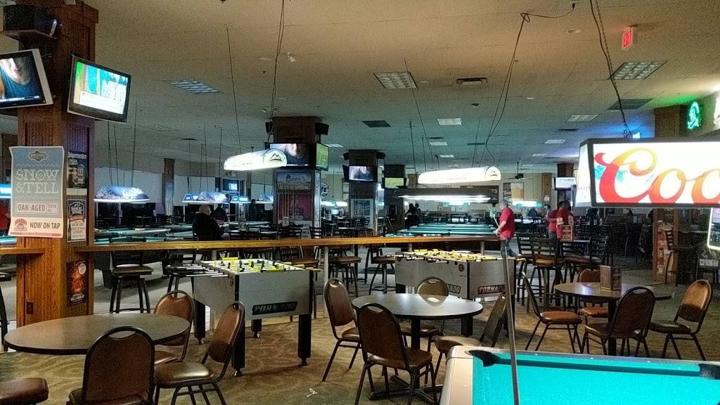 Sharks Restaurant & Billiards | restaurant | 10320 Shawnee Mission Pkwy, Shawnee, KS 66203, USA | 9132684006 OR +1 913-268-4006