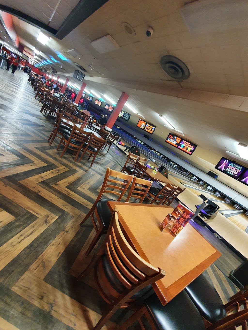 AMF Norfolk Lanes | restaurant | 2441 E Little Creek Rd, Norfolk, VA 23518, USA | 7575831571 OR +1 757-583-1571