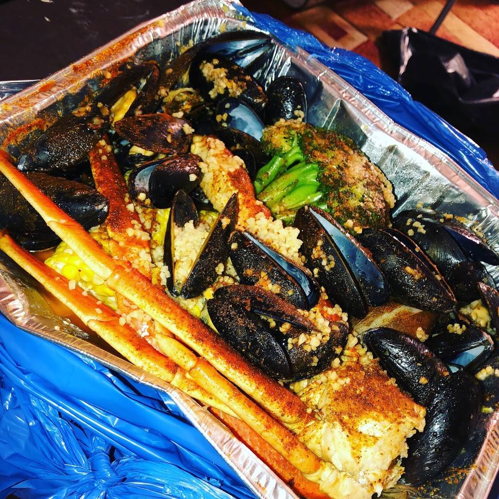 Sals Crab Market | restaurant | 6154 Lancaster Ave, Philadelphia, PA 19151, USA | 2158714444 OR +1 215-871-4444