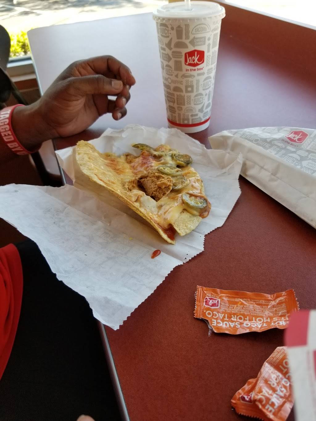 Jack in the Box | restaurant | 1242 Hampton Ave, St. Louis, MO 63139, USA | 3146442547 OR +1 314-644-2547