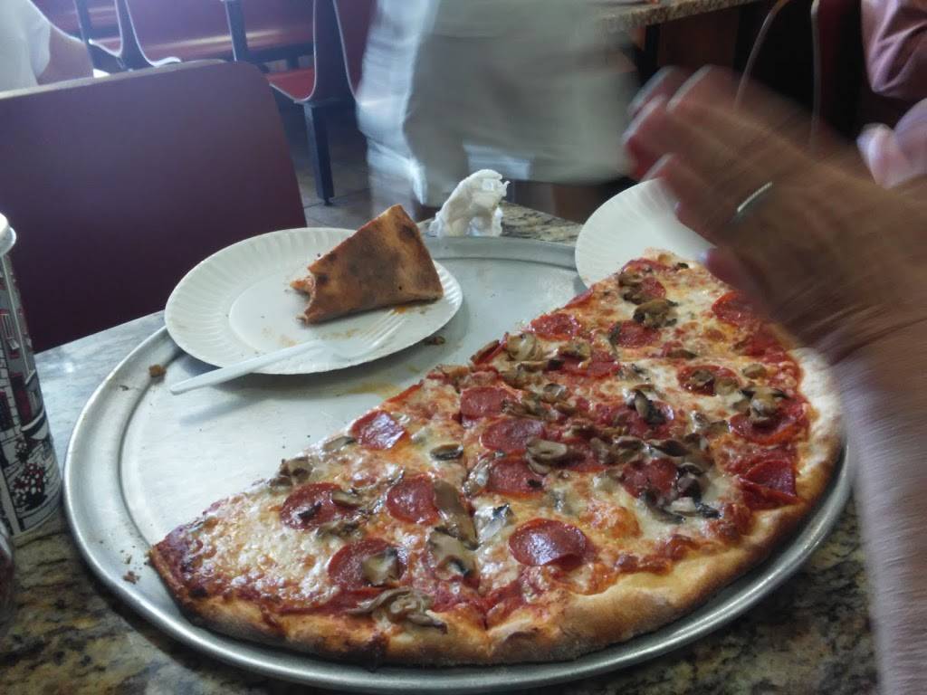 Luigis Pizza | restaurant | 5167 Hwy 70 W #120, Morehead City, NC 28557, USA | 2522403125 OR +1 252-240-3125