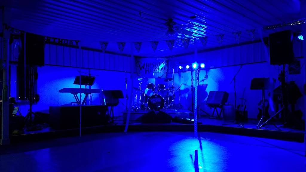 The Garage Bar & Grill LLC | restaurant | 562 E White St, Preston, IA 52069, USA | 5636894997 OR +1 563-689-4997