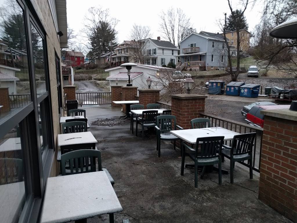 Crosleys Banquet Center | restaurant | 616 Richwood Ave, Morgantown, WV 26505, USA | 3042922511 OR +1 304-292-2511