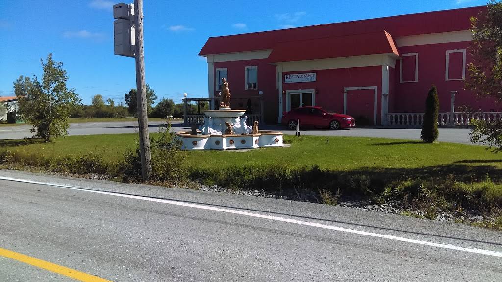 Restaurant chez vickie | restaurant | 258 Chemin des Érables, Gatineau, QC J8V 3Z8, Canada | 8198274111 OR +1 819-827-4111