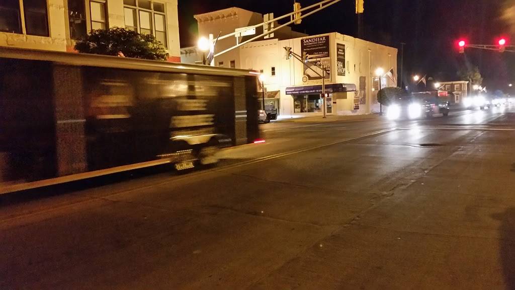 China House | restaurant | 104 W Washington St, Winchester, IN 47394, USA | 7655841286 OR +1 765-584-1286