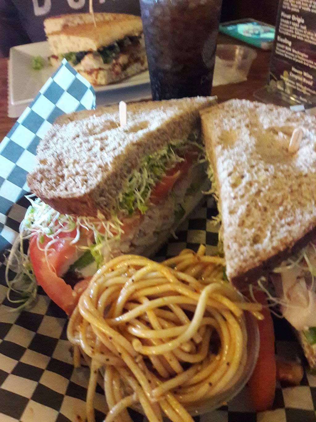 Ferrareses | restaurant | 1161 E F St, Oakdale, CA 95361, USA | 2098472079 OR +1 209-847-2079