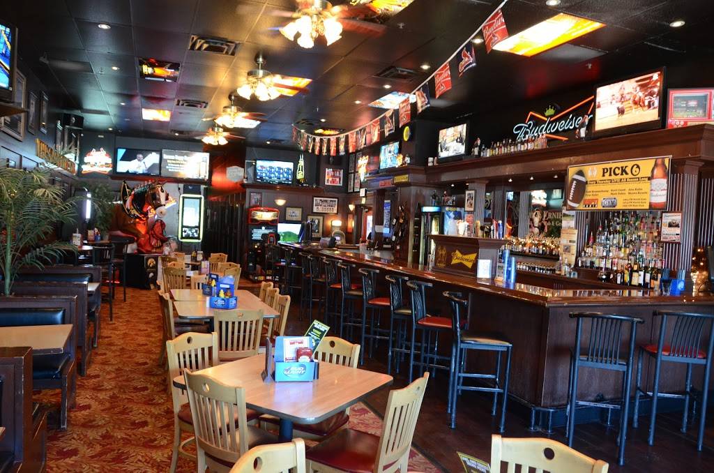 Carl & Ernies Pub | restaurant | 161 IA-1, Iowa City, IA 52246, USA | 3193374422 OR +1 319-337-4422