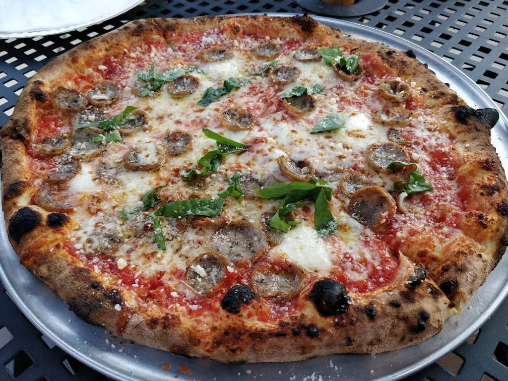 Melos Pizzeria | restaurant | 2438 McNair Rear, St. Louis, MO 63104, USA | 3148334489 OR +1 314-833-4489