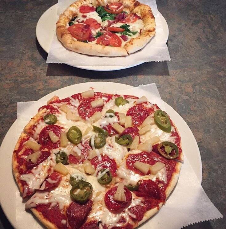 Toarminas Pizza and Ice Cream | restaurant | 33323 Harper Ave, St Clair Shores, MI 48082, USA | 5862045528 OR +1 586-204-5528