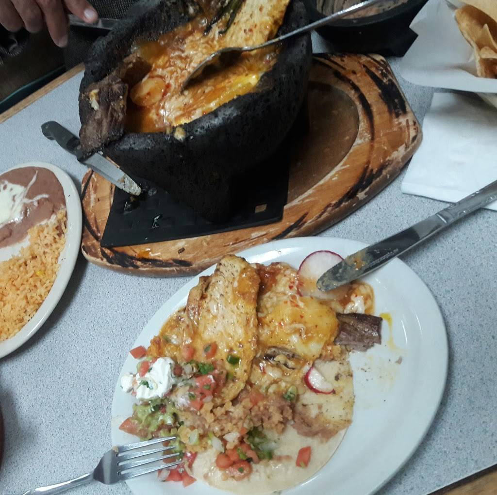 La Parrilla Mexican Restaurant | restaurant | 950 Oakdale Rd i, Modesto, CA 95355, USA | 2095722420 OR +1 209-572-2420