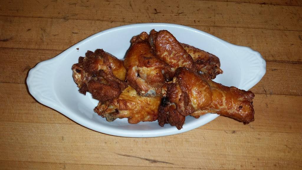 Hideout Restaurant & Lounge | restaurant | 9110 W Smith St, Yorktown, IN 47396, USA | 7657597989 OR +1 765-759-7989