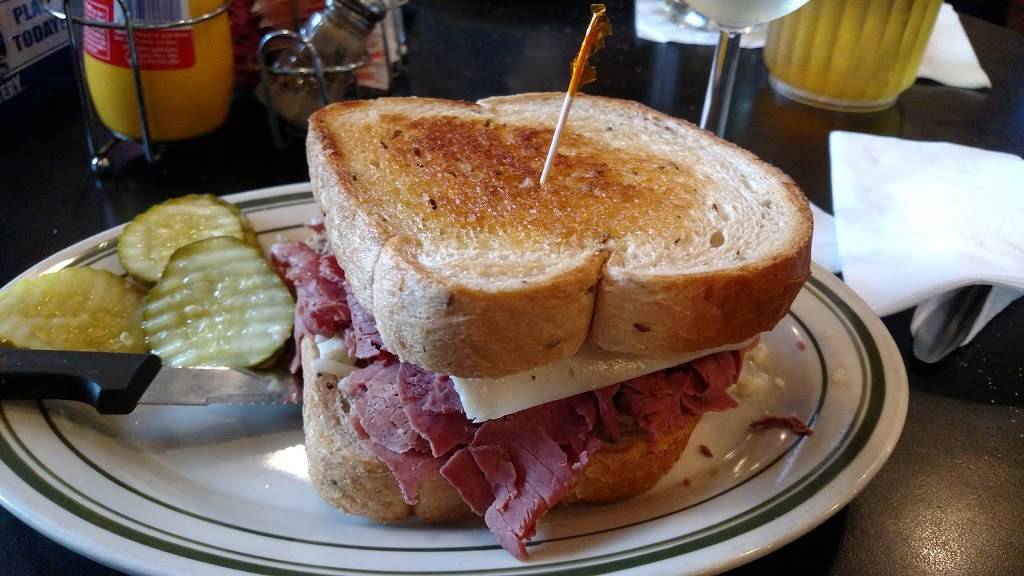 Jimmy Dees Restaurant Lounge | restaurant | 43820 N Groesbeck Hwy, Clinton Twp, MI 48036, USA | 5864637500 OR +1 586-463-7500