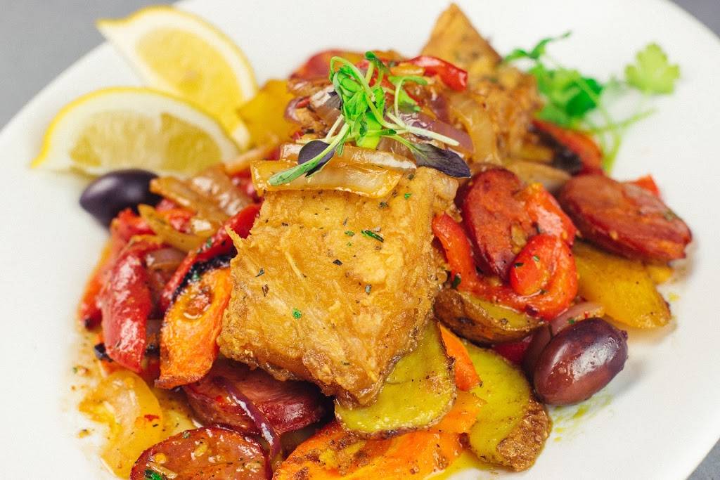 10 Rocks Tapas Bar & Restaurant | restaurant | 1091 Main St, Pawtucket, RI 02860, USA | 4017280800 OR +1 401-728-0800