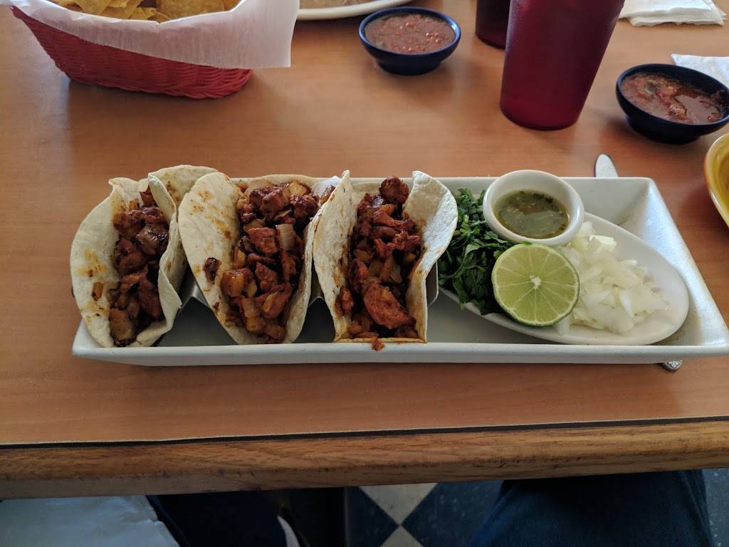 Captain Ds | restaurant | 2032 Montreal Rd, Tucker, GA 30084, USA | 7709383337 OR +1 770-938-3337