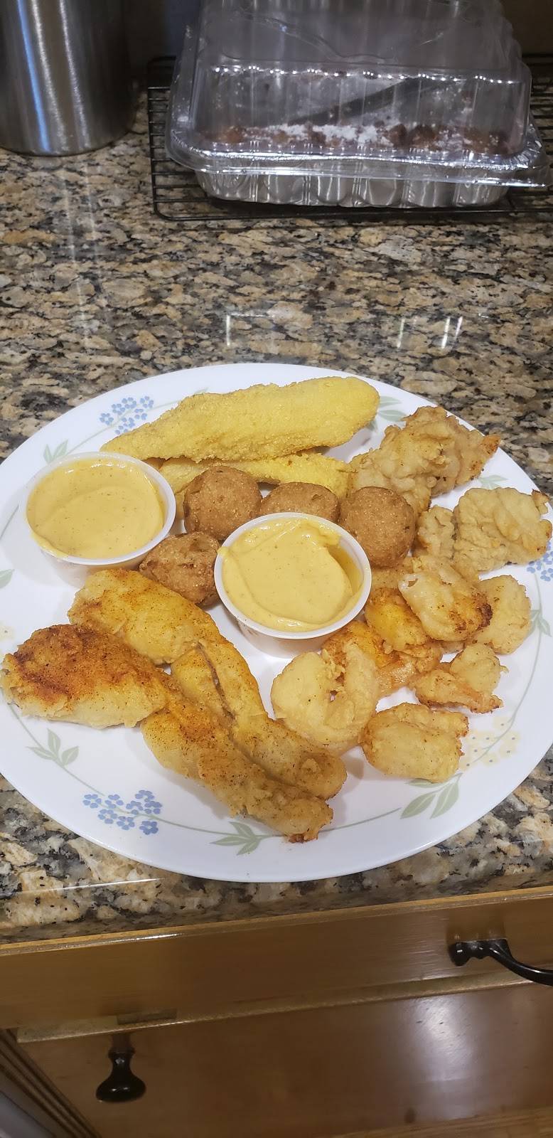 Da Chicken Shak & More | restaurant | 2428 W 13th St N, Wichita, KS 67203, USA | 3165539631 OR +1 316-553-9631