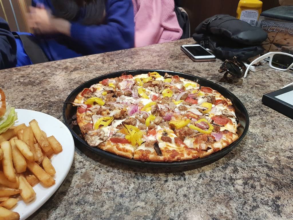 Straw Hat Pizza | restaurant | 18 U.S. 50 Inside Harveys Casino, Stateline, NV 89449, USA | 7755869000 OR +1 775-586-9000