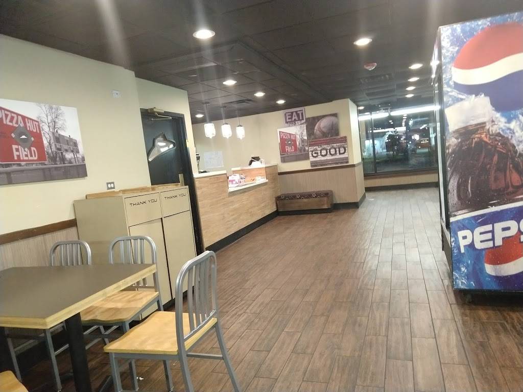 Pizza Hut | restaurant | 15 W Dundee Rd, Arlington Heights, IL 60004, USA | 8472532500 OR +1 847-253-2500
