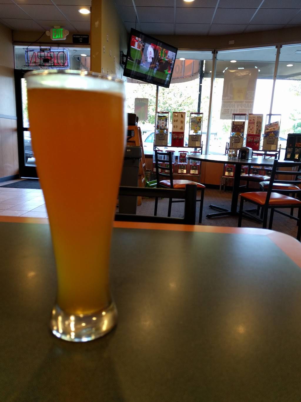 Round Table Pizza | meal delivery | 1938 Oak Park Blvd, Pleasant Hill, CA 94523, USA | 9259309004 OR +1 925-930-9004