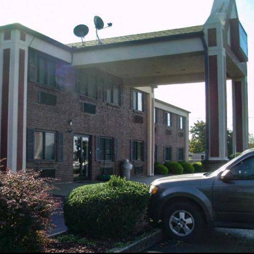 Econo Lodge | restaurant | 100 Howard Dr, Shelbyville, KY 40065, USA | 5026335771 OR +1 502-633-5771