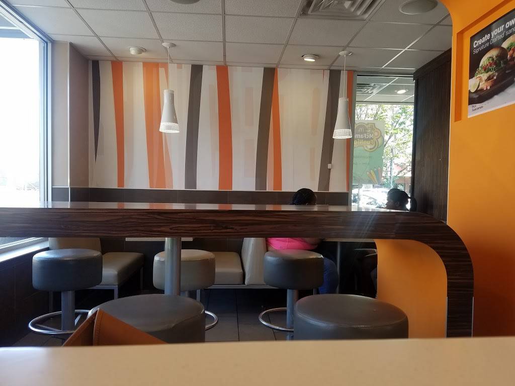 McDonalds | restaurant | 597 Grand Concourse, Bronx, NY 10451, USA | 7184028608 OR +1 718-402-8608