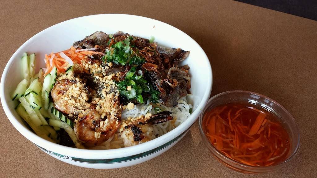 Pho Mai | restaurant | 6765 W 120th Ave, Broomfield, CO 80020, USA | 7208875984 OR +1 720-887-5984