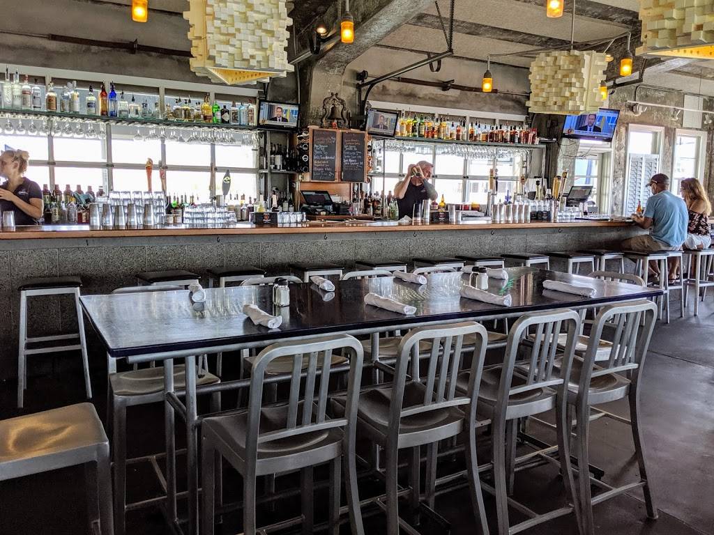 Fleet Landing Restaurant & Bar | restaurant | 186 Concord St, Charleston, SC 29401, USA | 8437228100 OR +1 843-722-8100